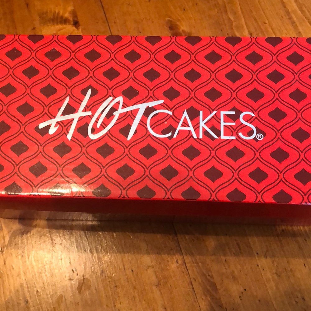 Hot cakes sunset slides size 8.5